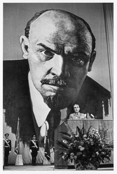 "Without Looking Back (the two Ilyiches)": Brezhnev gives a speech, close-up version. NB: Ilyich is the middle name of both Lenin and Brezhnev